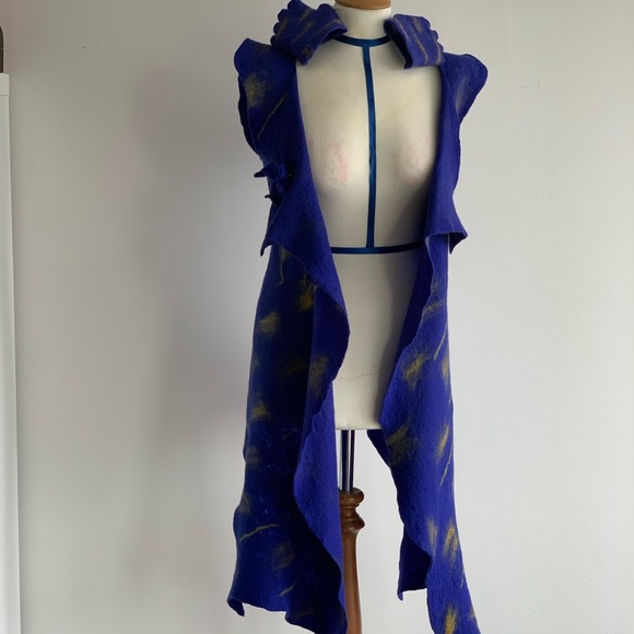 ✨Exclusive one of a kind eco-friendly vest&gloves✨ - Picture 5 of 8